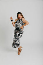 Load image into Gallery viewer, Ess Dress Long - Feather Palm