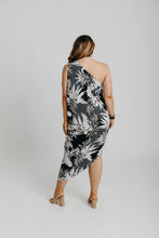 Load image into Gallery viewer, Ess Dress Long - Feather Palm