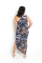 Load image into Gallery viewer, Ess Dress Long - Navy Leopard
