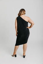 Load image into Gallery viewer, Ess Dress Mid - Black
